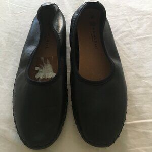 NEW Eric Michael black leather comfort flats